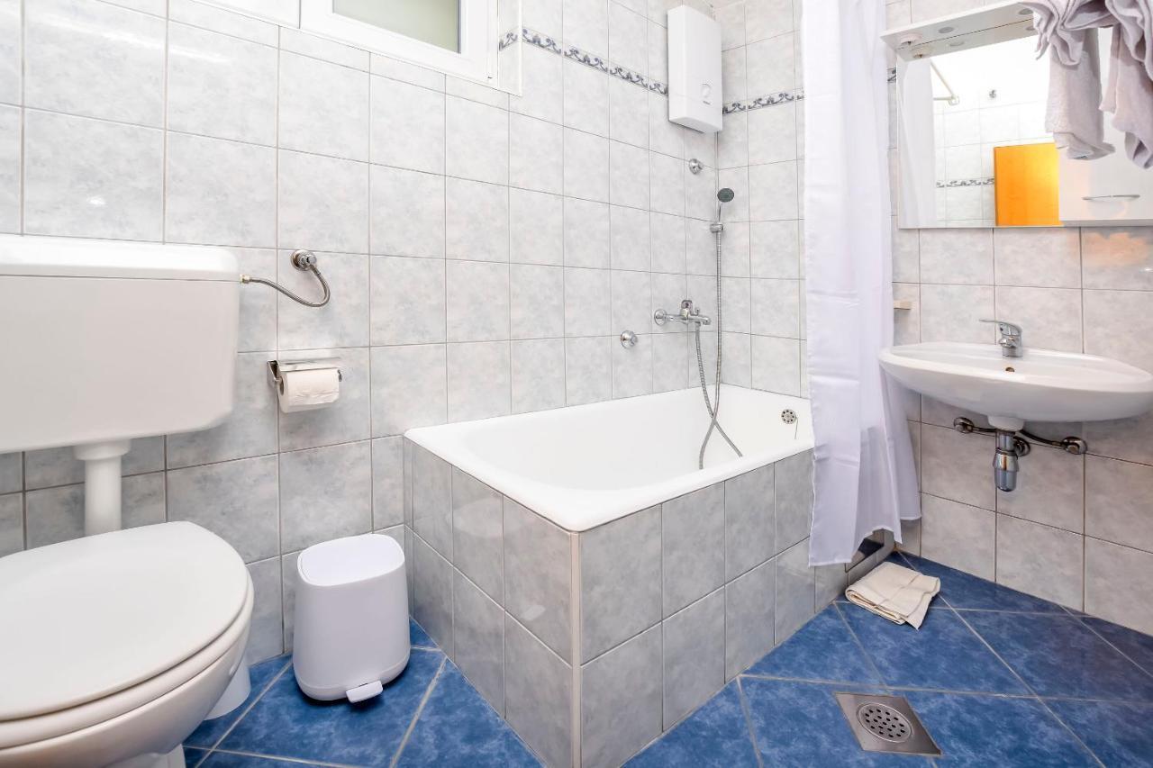 Apartment Mira Primošten Екстериор снимка